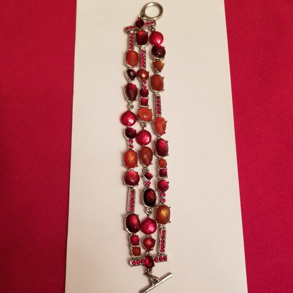 Red hued bracelet - Picture 1 of 1